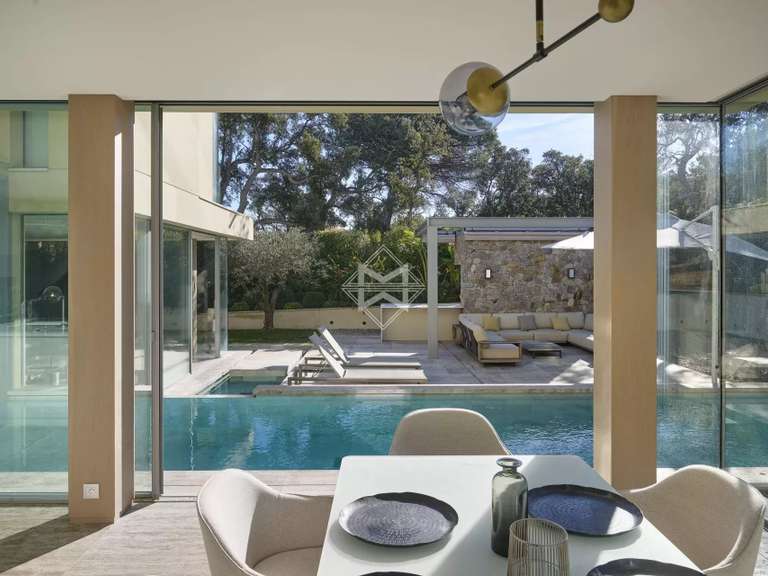 Villa Saint-Tropez - 5 bedrooms - 310m²