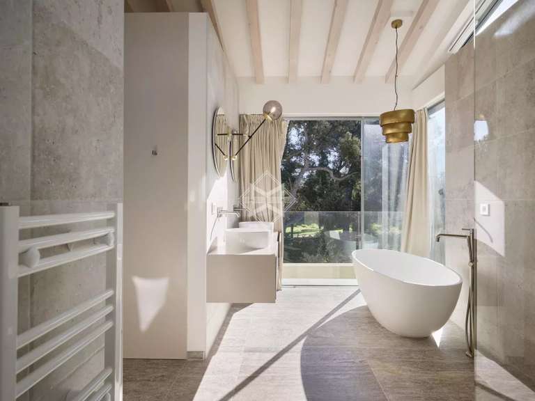Villa Saint-Tropez - 5 bedrooms - 310m²