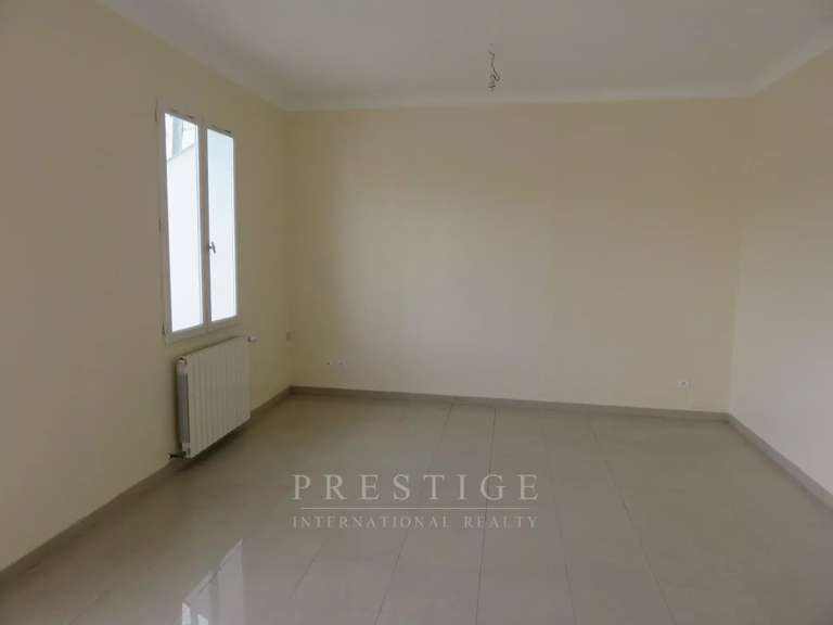 House Juan-les-pins - 2 bedrooms - 209m²