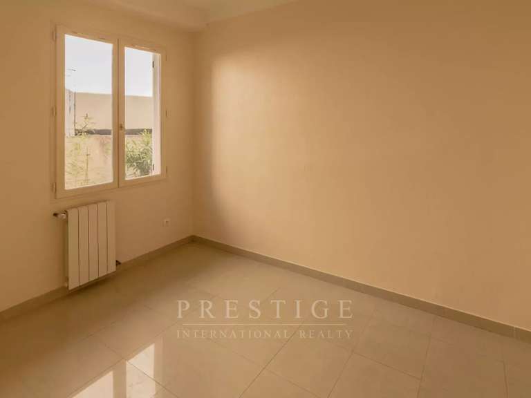 House Juan-les-pins - 2 bedrooms - 209m²