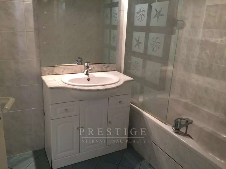 House Juan-les-pins - 2 bedrooms - 209m²