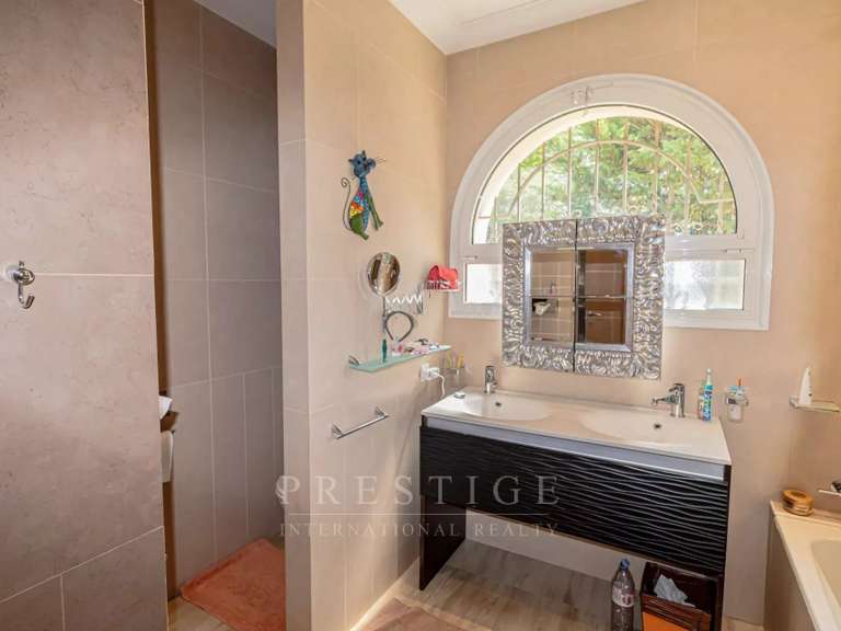 House Cap-d-antibes - 3 bedrooms - 246m²