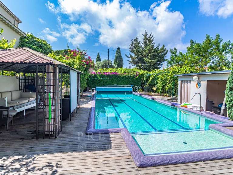 House Cap-d-antibes - 3 bedrooms - 246m²