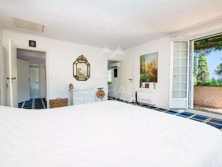 Villa Sainte-Maxime - 4 bedrooms - 324m²