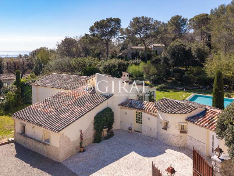 Villa La Colle-sur-Loup - 5 chambres - 210m²