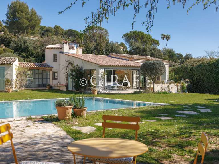 Villa La Colle-sur-Loup - 5 chambres - 210m²