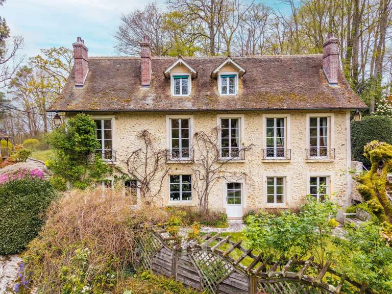 Maison Montfort-l'Amaury - 4 chambres - 220m²