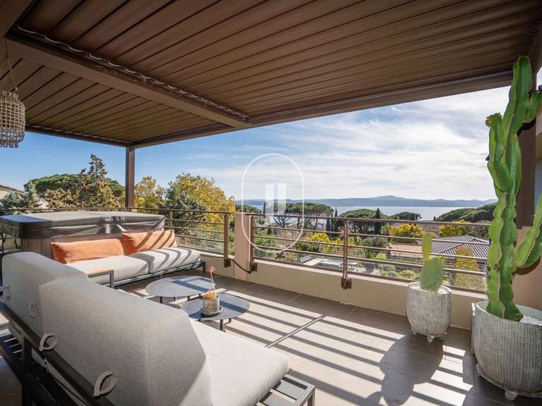 Apartment with Sea view Sainte-Maxime - 3 bedrooms - 126m²