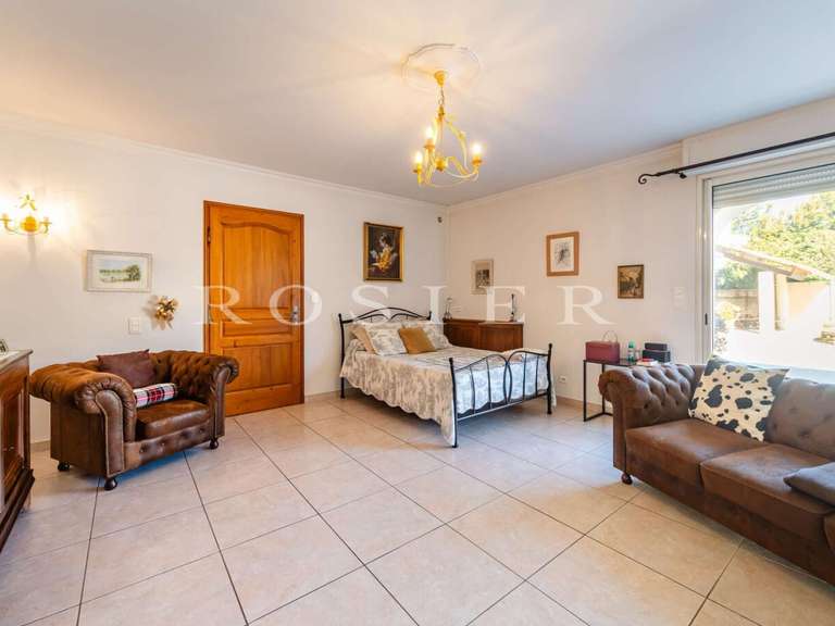 Villa Althen-des-Paluds - 6 chambres - 465m²