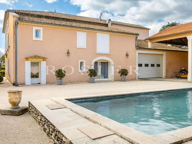 Villa Althen-des-Paluds - 6 chambres - 465m²