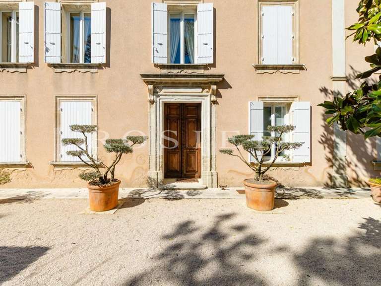 Villa Althen-des-Paluds - 6 chambres - 465m²