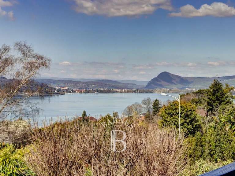 Maison Annecy - 3 chambres - 131m²