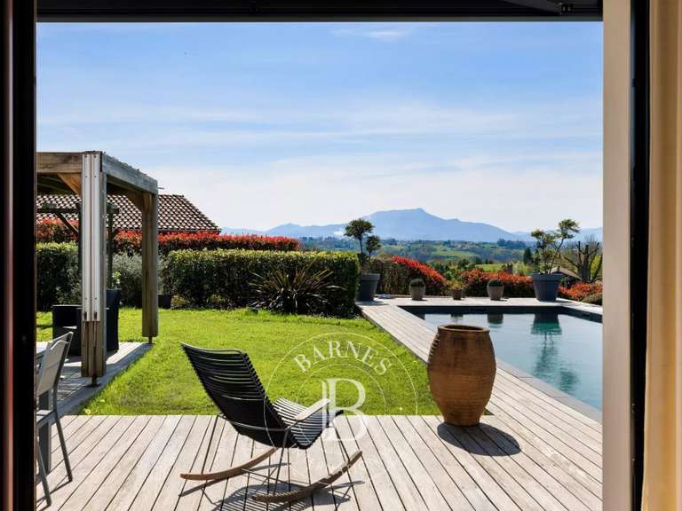 Maison Arcangues - 3 chambres - 220m²
