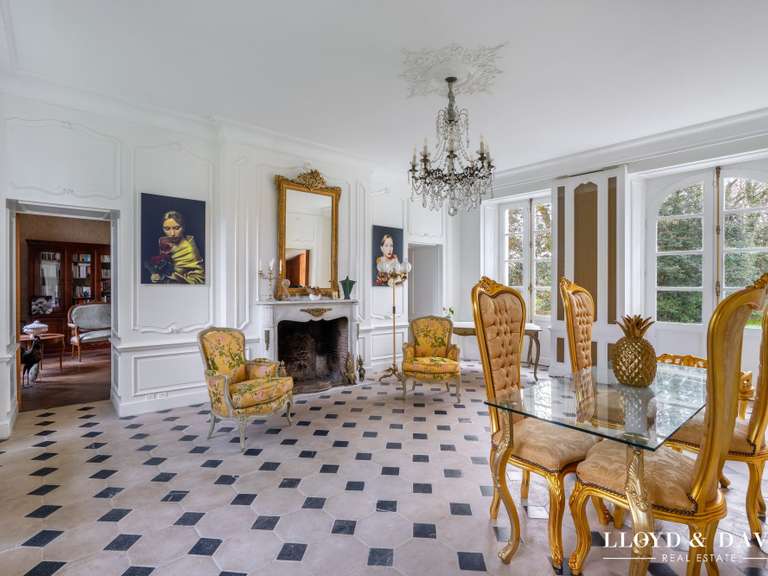 Castle Sainte-Luce-sur-Loire - 6 bedrooms - 280m²