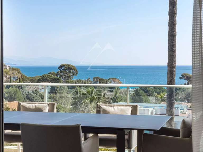 Appartement avec Vue sur mer Cap-d-antibes - 3 chambres - 206m²