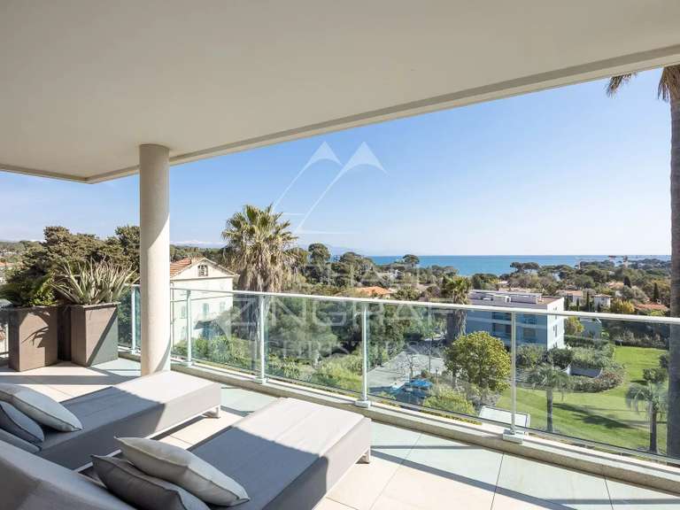 Appartement avec Vue sur mer Cap-d-antibes - 3 chambres - 206m²