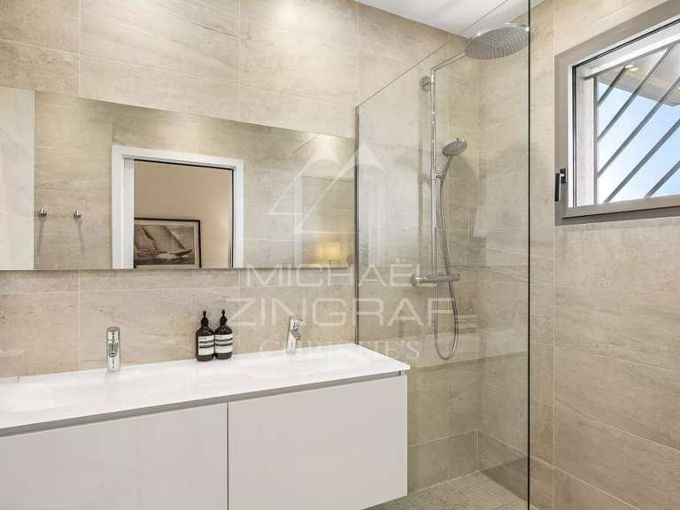 Appartement avec Vue sur mer Cap-d-antibes - 3 chambres - 206m²