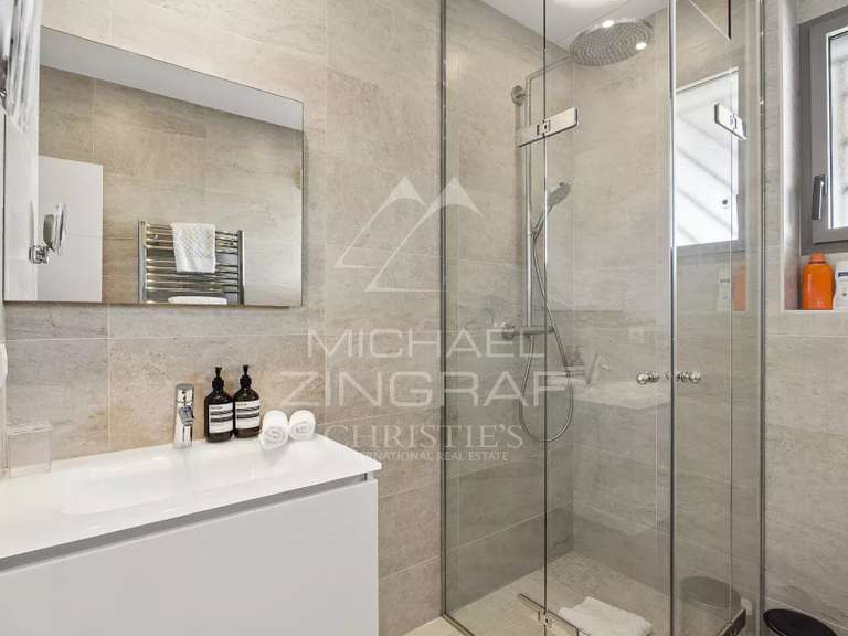 Appartement avec Vue sur mer Cap-d-antibes - 3 chambres - 206m²