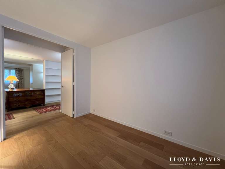 Appartement Paris 7e - 2 chambres - 81m²