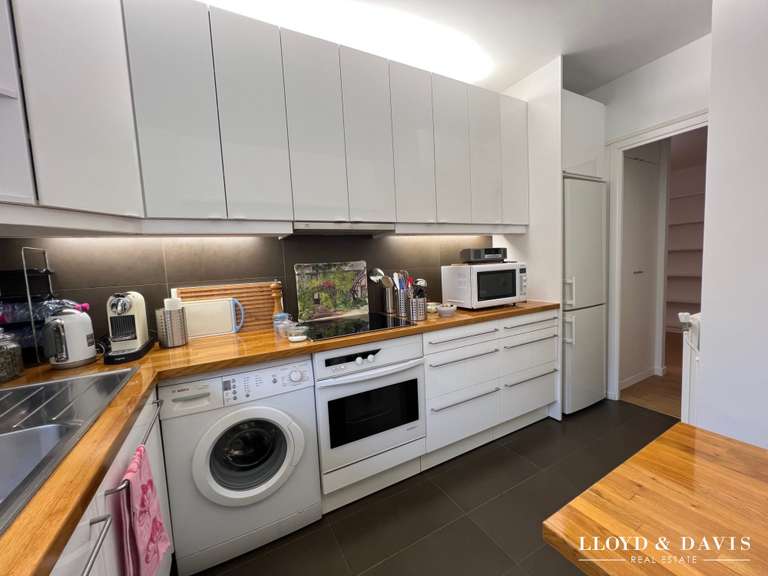 Appartement Paris 7e - 2 chambres - 81m²
