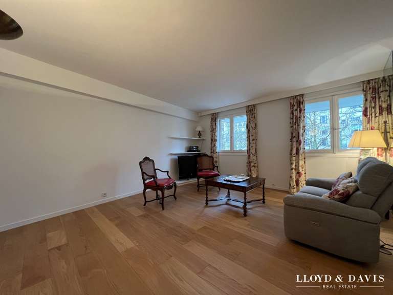Appartement Paris 7e - 2 chambres - 81m²