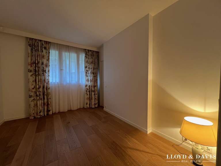 Appartement Paris 7e - 2 chambres - 81m²