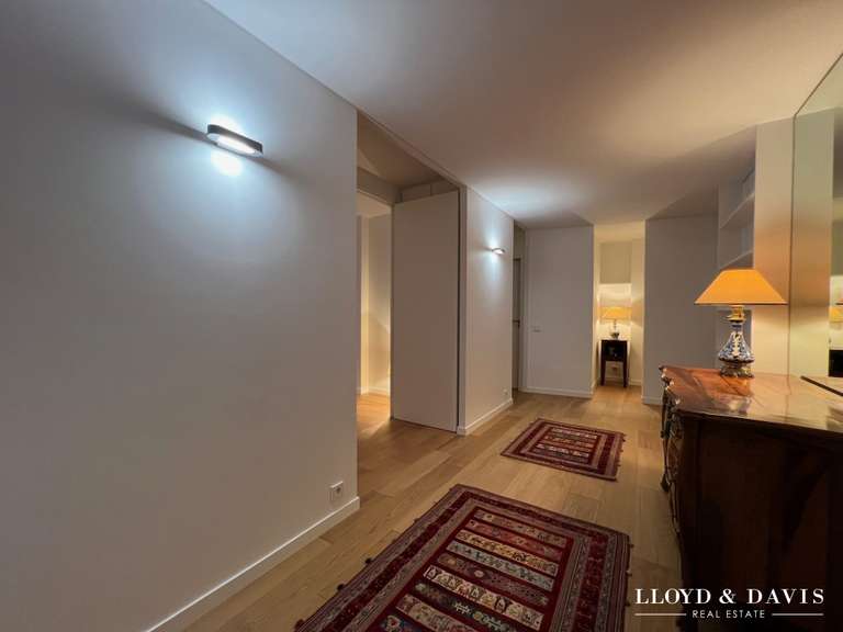 Appartement Paris 7e - 2 chambres - 81m²