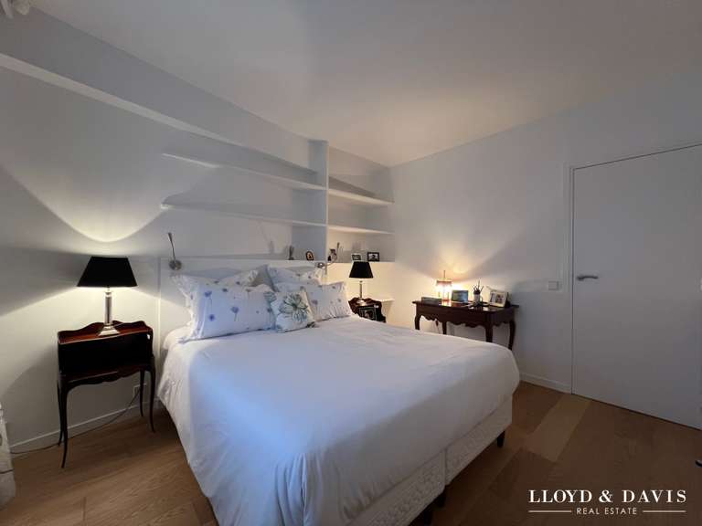 Appartement Paris 7e - 2 chambres - 81m²