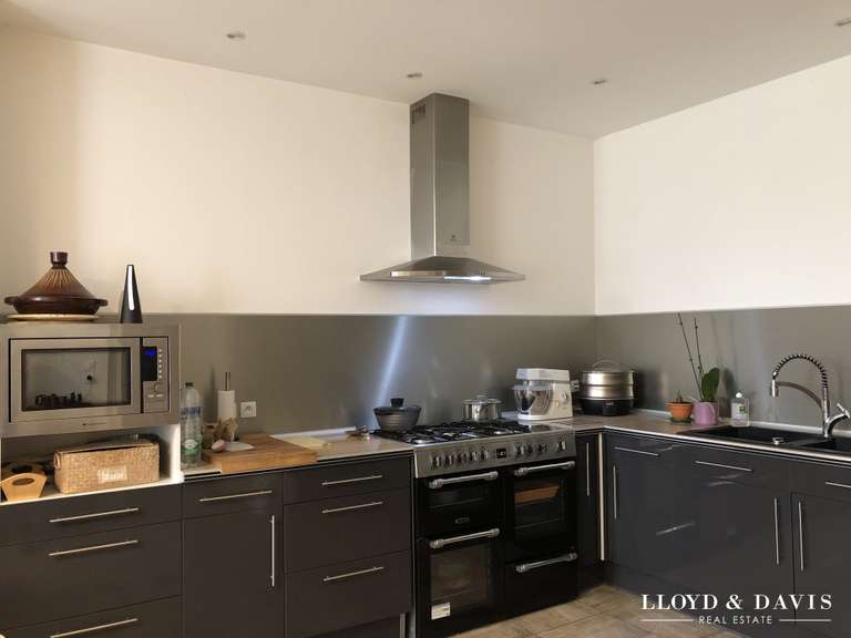 House Targon - 6 bedrooms - 323m²