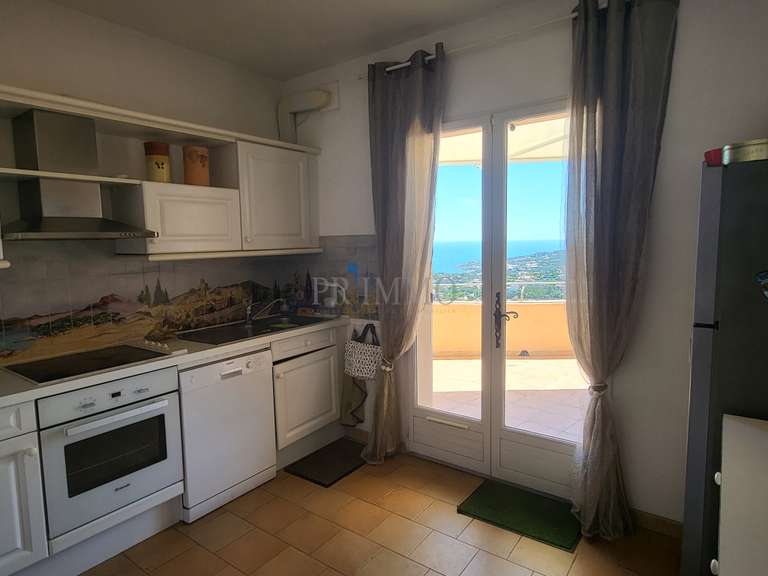 Villa with Sea view Roquebrune-sur-Argens - 4 bedrooms - 147m²