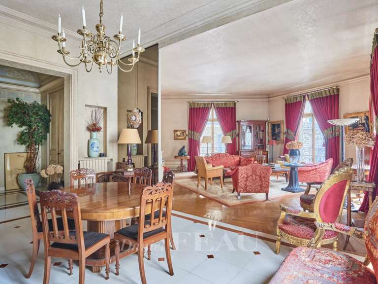 Appartement Paris 16e - 3 chambres - 247m²