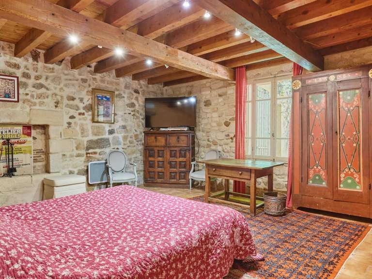 Maison Fourques - 14 chambres - 805m²