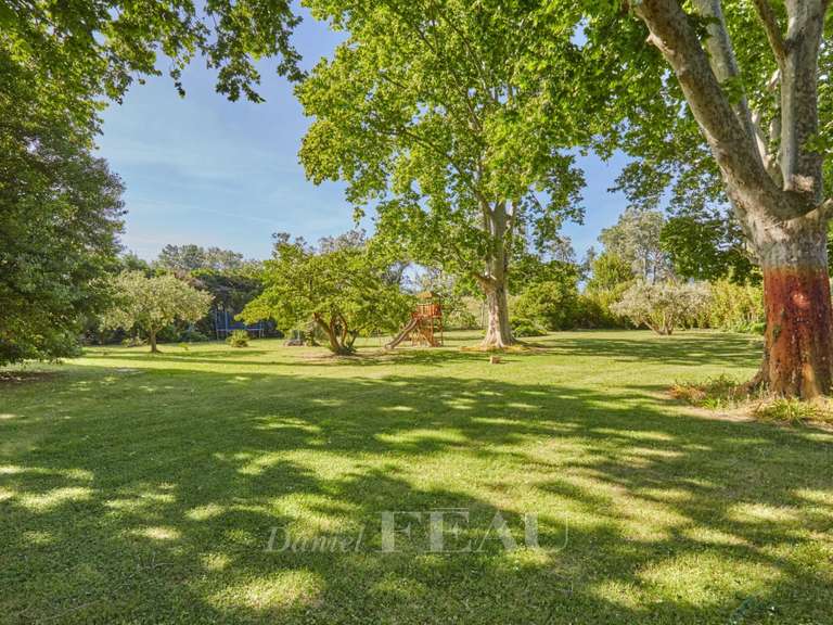 Maison Fourques - 14 chambres - 805m²