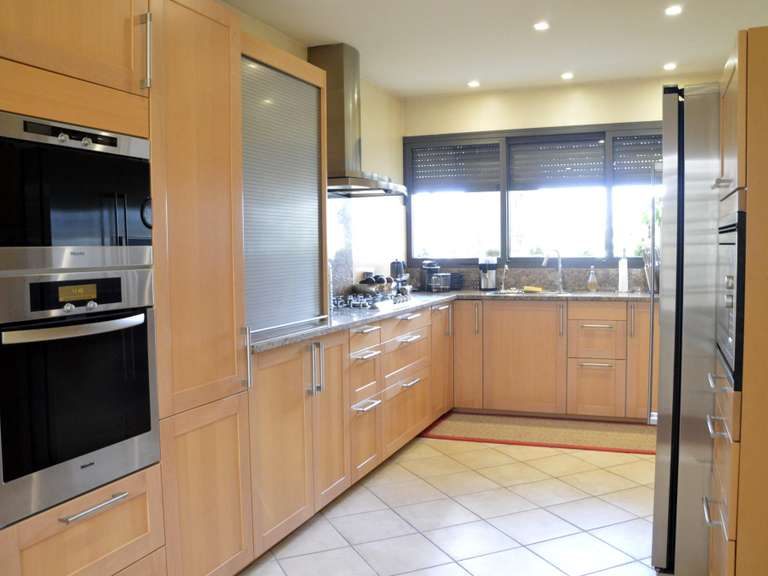 Maison Villeneuve-sur-Lot - 3 chambres - 270m²