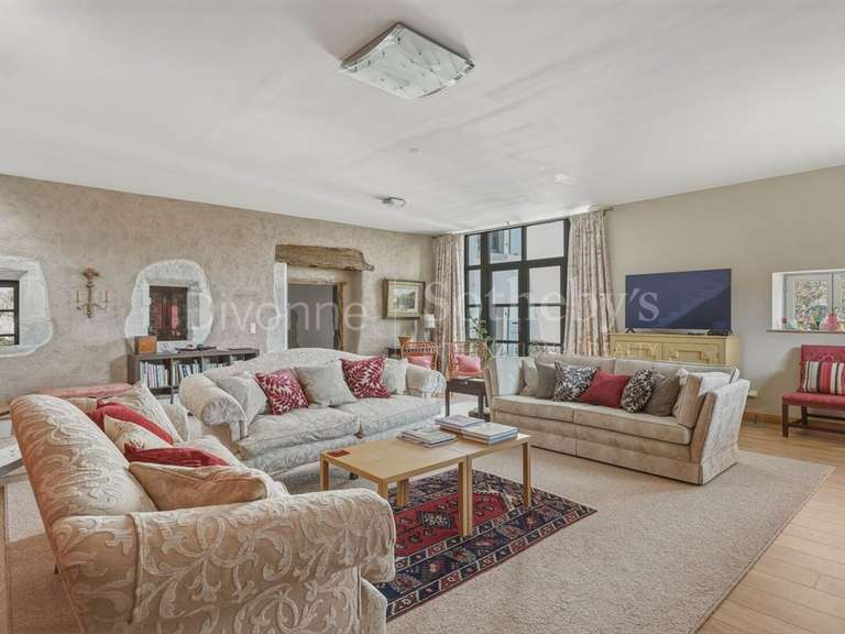 Maison Divonne-les-Bains - 5 chambres - 424m²