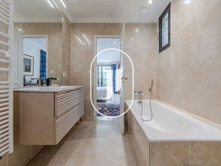 Maison Eygalières - 4 chambres - 173m²