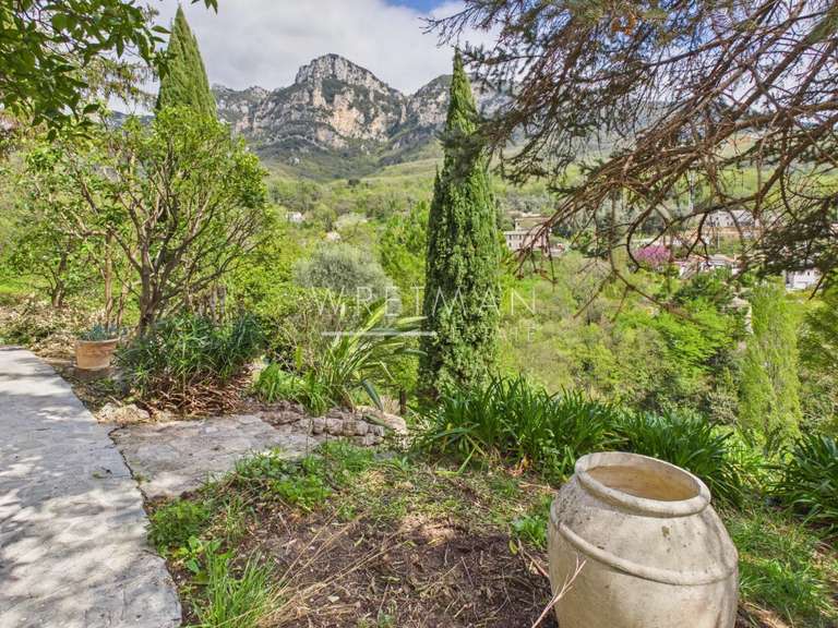 Maison Le Bar-sur-Loup - 3 chambres - 162m²