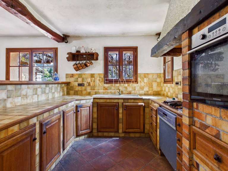 Maison Le Bar-sur-Loup - 3 chambres - 162m²