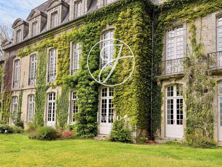 Château Lorient - 11 chambres - 1201m²