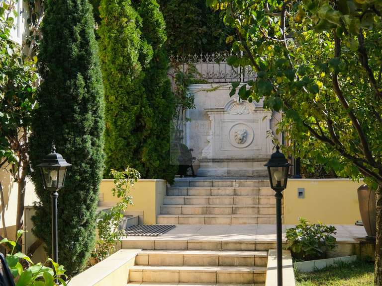 Maison Antibes - 4 chambres - 247m²