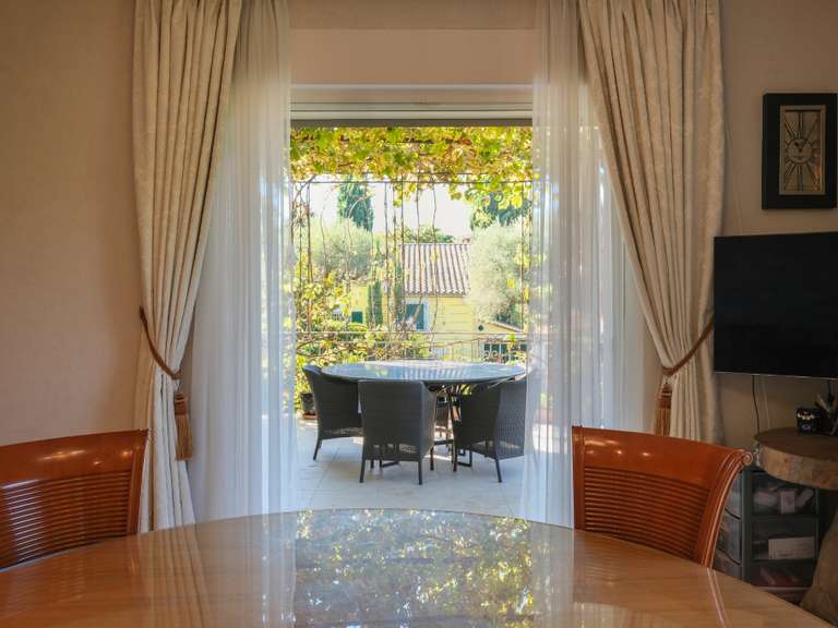 Maison Antibes - 4 chambres - 247m²