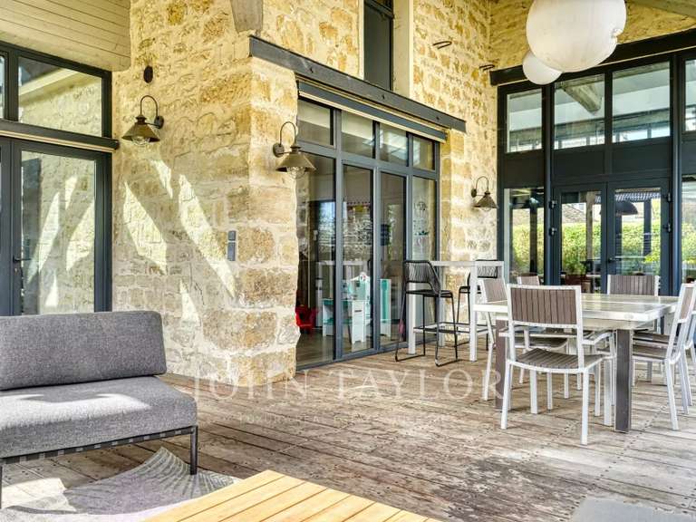 Maison Jouy-le-Moutier - 6 chambres - 530m²