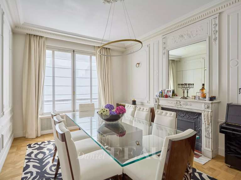 Appartement Paris 16e - 5 chambres - 228m²