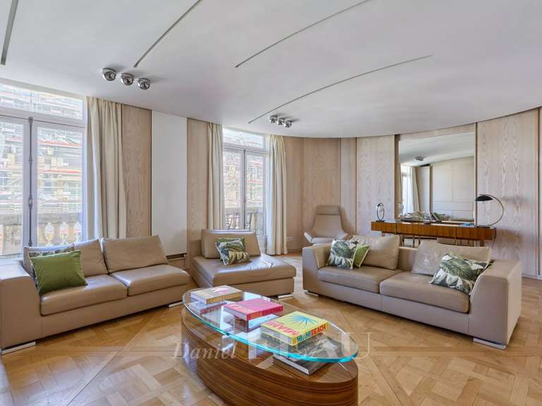 Appartement Paris 16e - 5 chambres - 228m²