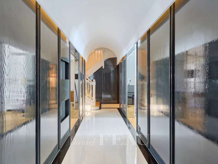 Appartement Paris 16e - 5 chambres - 228m²