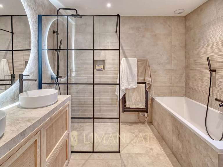 Villa Roquefort-les-Pins - 4 bedrooms - 200m²