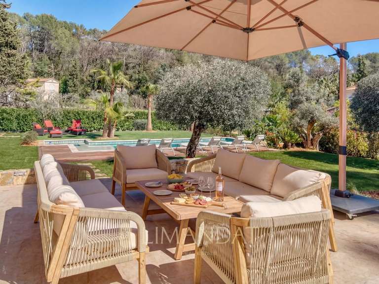 Villa Roquefort-les-Pins - 4 bedrooms - 200m²