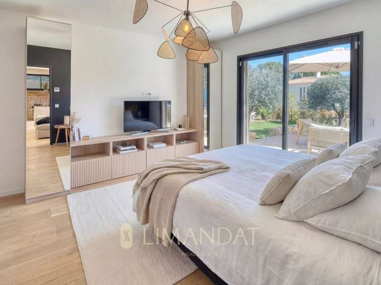 Villa Roquefort-les-Pins - 4 bedrooms - 200m²