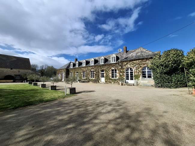 Maison 6 pièces 250 m² · à Orléans · 250 m² · 1 995 000 €