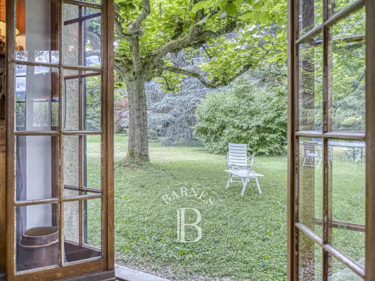 Maison Menthon-Saint-Bernard